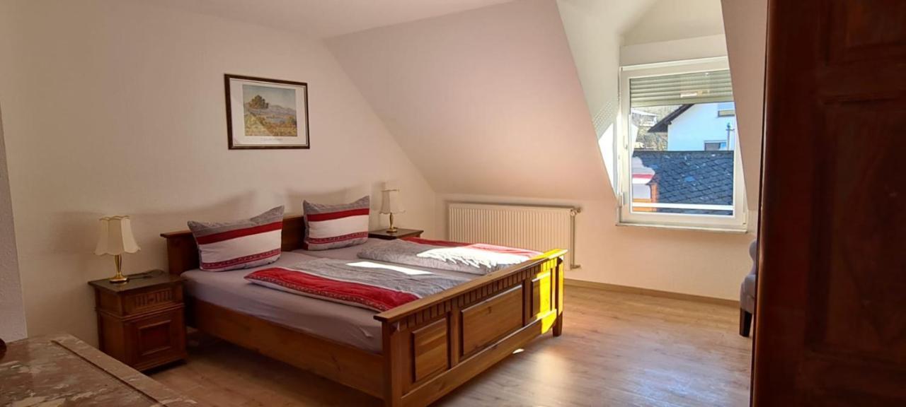 Ferienhaus Schnitzius Kinheim エクステリア 写真